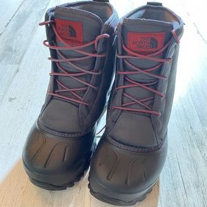 New in Box The North Face Men’s Tsumoru Boot Sz 9